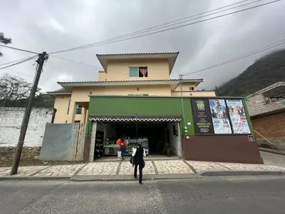 Edificio en el que se encuentra la habitación en casa particular