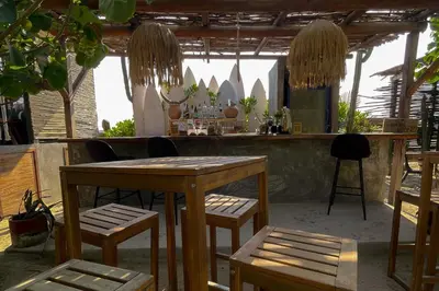 Un restaurante o sitio para comer en Casa UwU, Chacahua Oaxaca