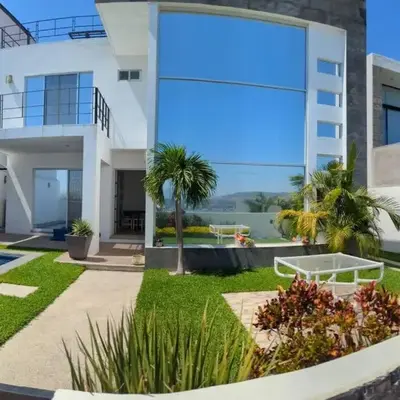 Casa entera en exclusiva privada