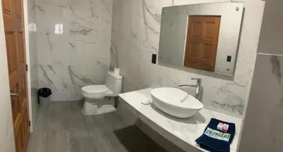 Un baño de Hostal Casa Flor de Limón