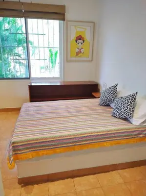 Cama o camas de una habitación en Lush Garden House near beaches with private pool.
