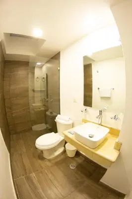 Un baño de HOTEL REFORMA 14