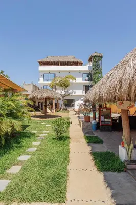 Jardín al aire libre en SurfNest Tamarindos