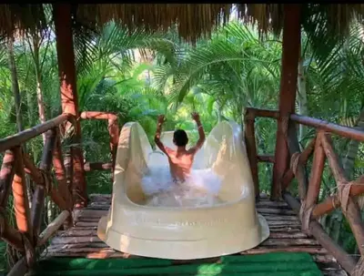 Jardín al aire libre en LA ISLA RESIDENCES/HERMOSO DEPA