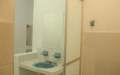 Un baño de Hotel OM DownTown