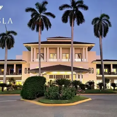 LA ISLA RESIDENCES