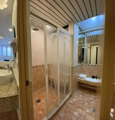 Un baño de HOTEL MARQUES DEL PEÑON